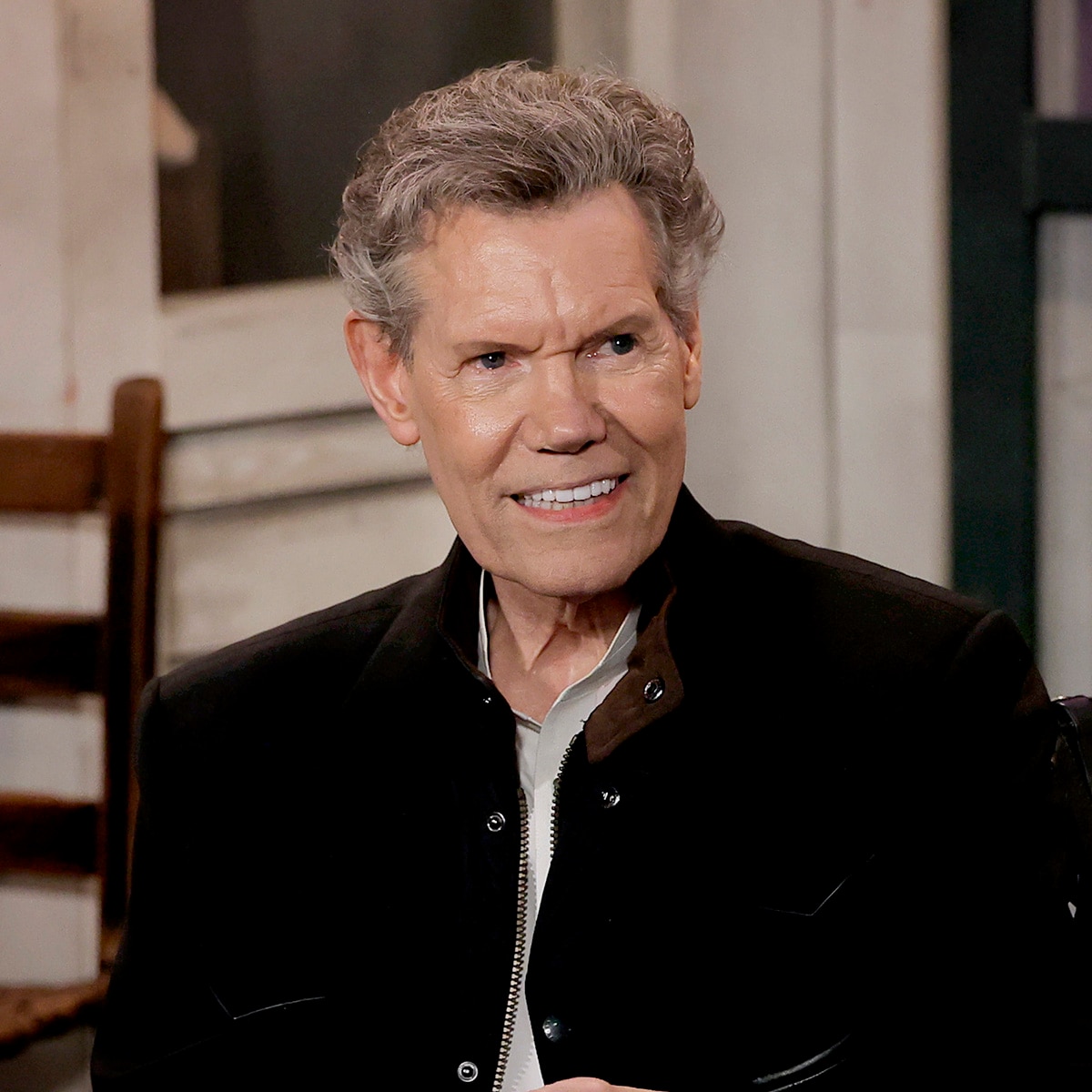 Singer Randy Travis Fulfills Cancer Patient’s Wish With Surprise Visit