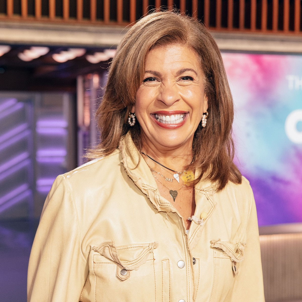 Hoda Kotb Shares “Weirdest” Update on Her Dating Life