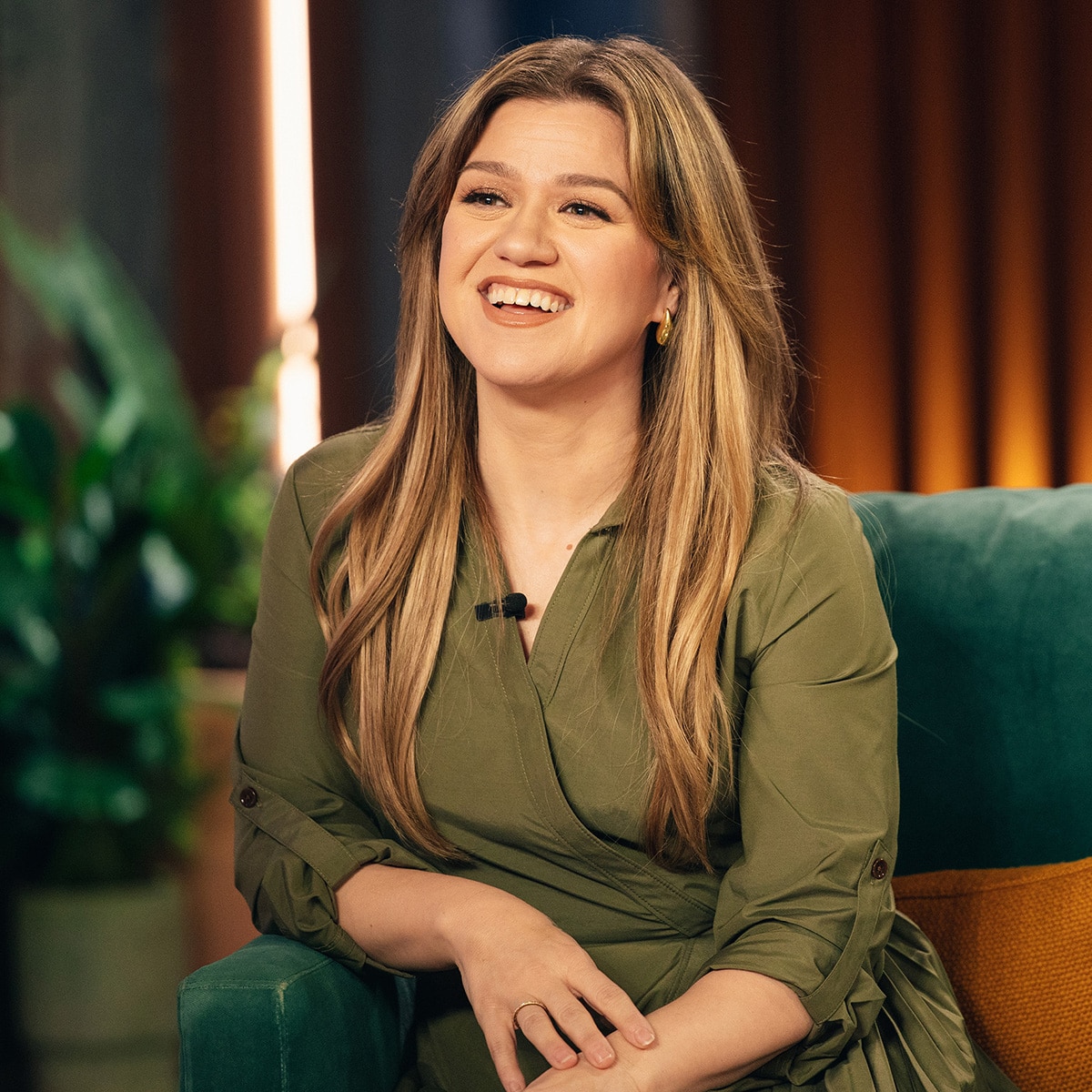 Kelly Clarkson Unveils Her Shortest Haircut in Years
