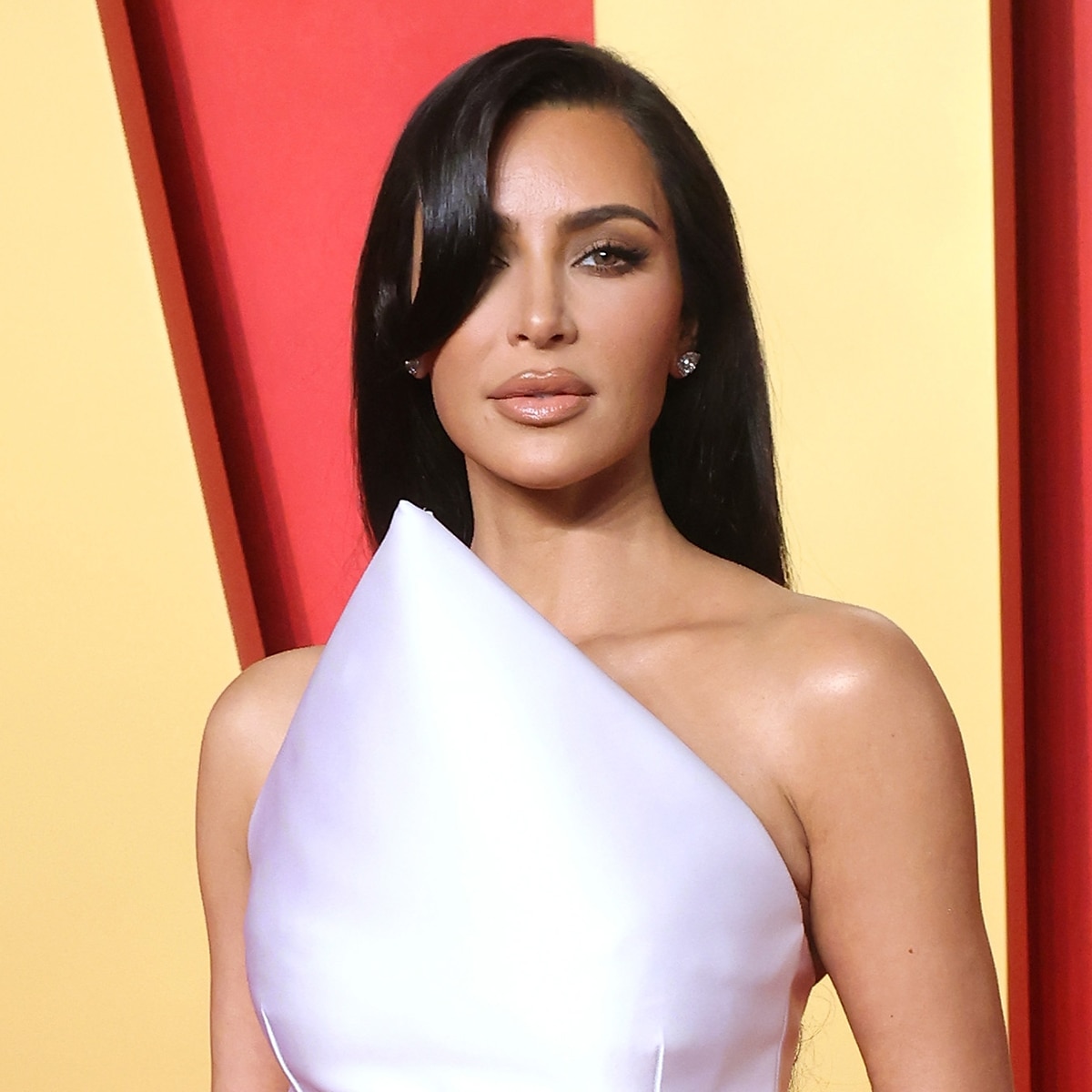 Kim Kardashian Shares Esophagitis Diagnosis Related to Dad’s Cancer