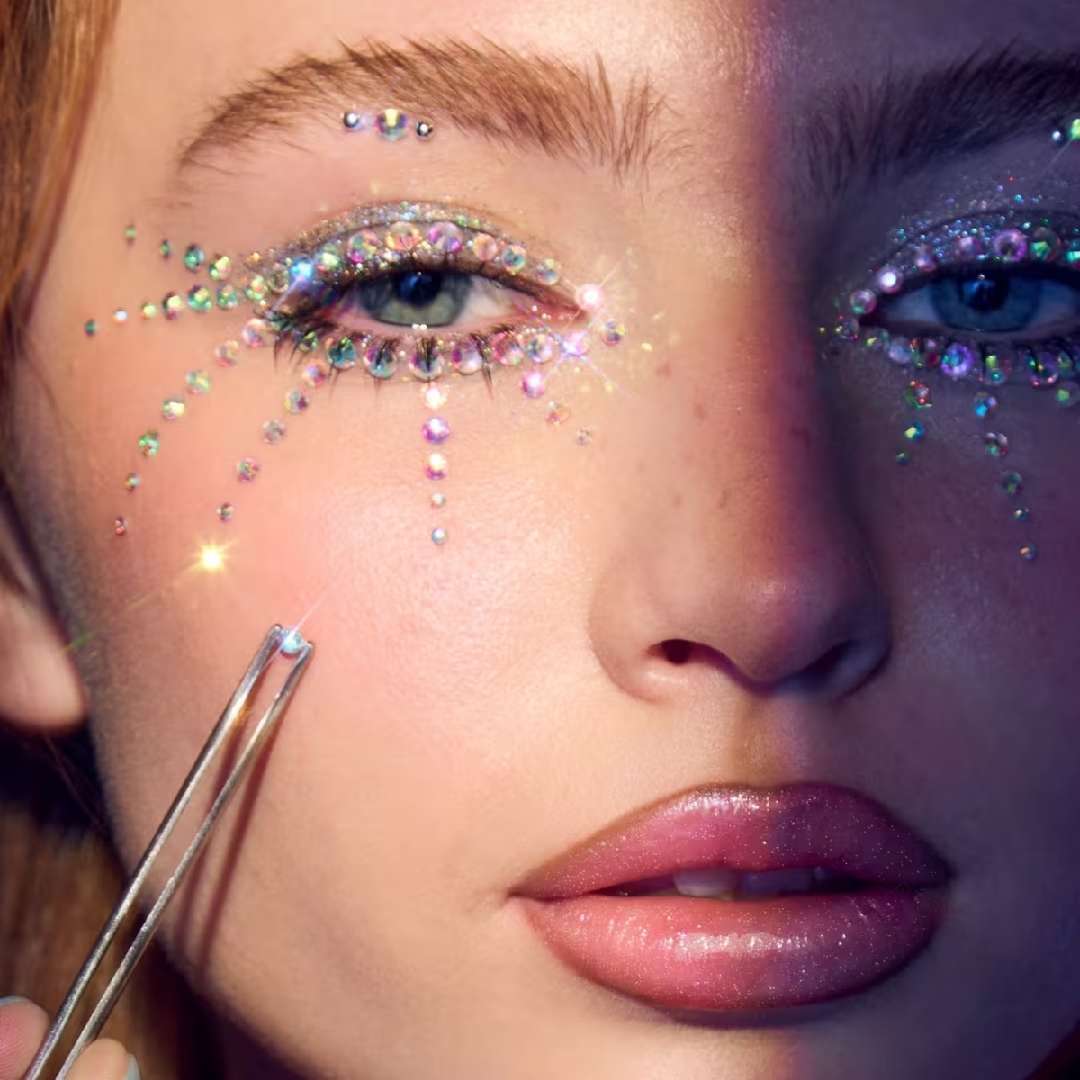Maximalist Makeup Is the Trend Replacing “Clean Girl” Beauty for 2027