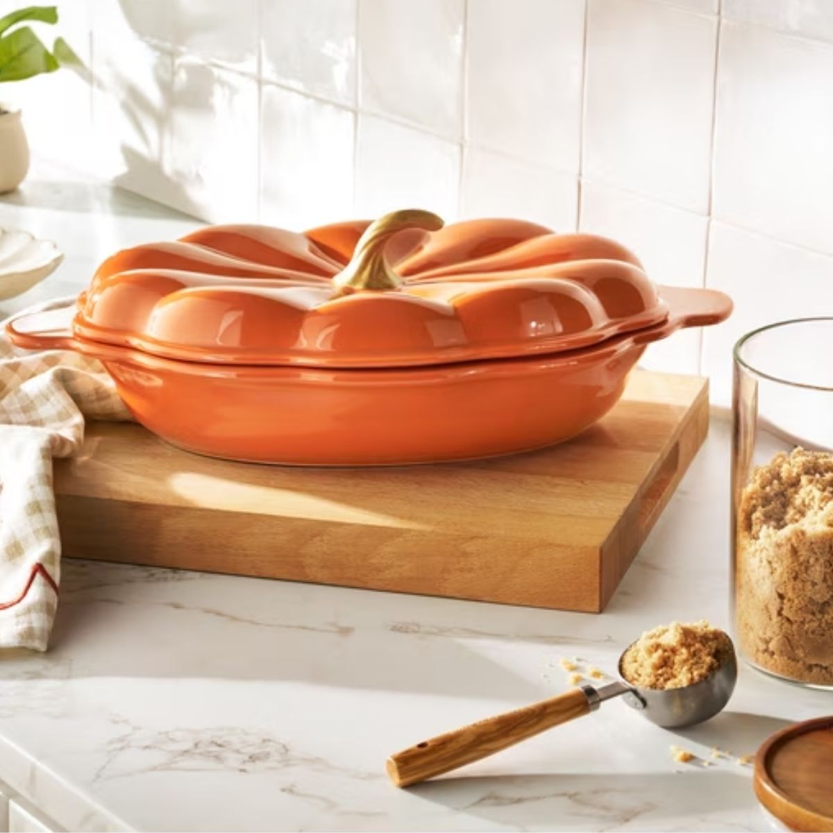 Walmart’s $30 Pumpkin Dutch Oven is a Le Creuset Dupe