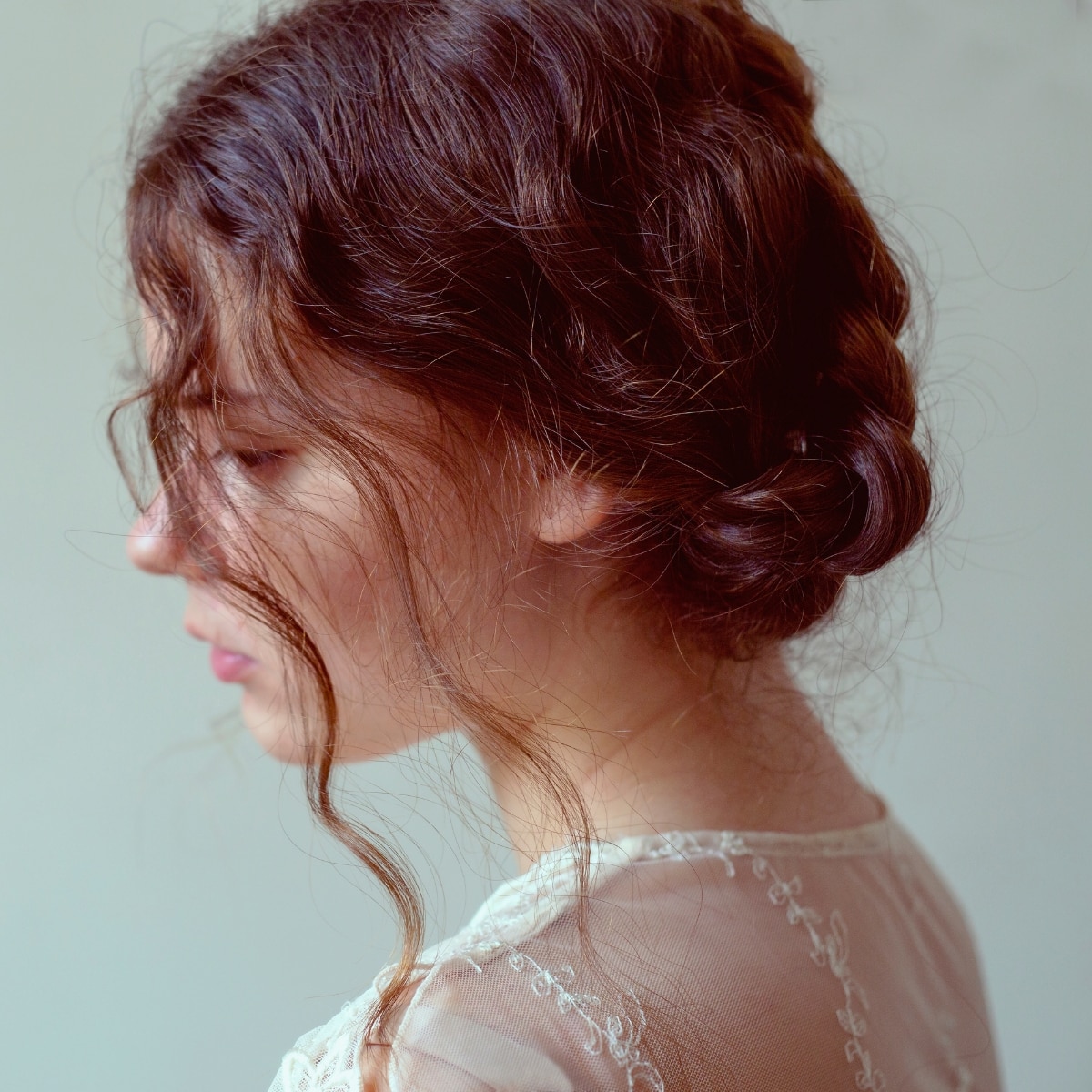 The Celeb Hairstylist Secret to a Romantic Updo That Stays All Night
