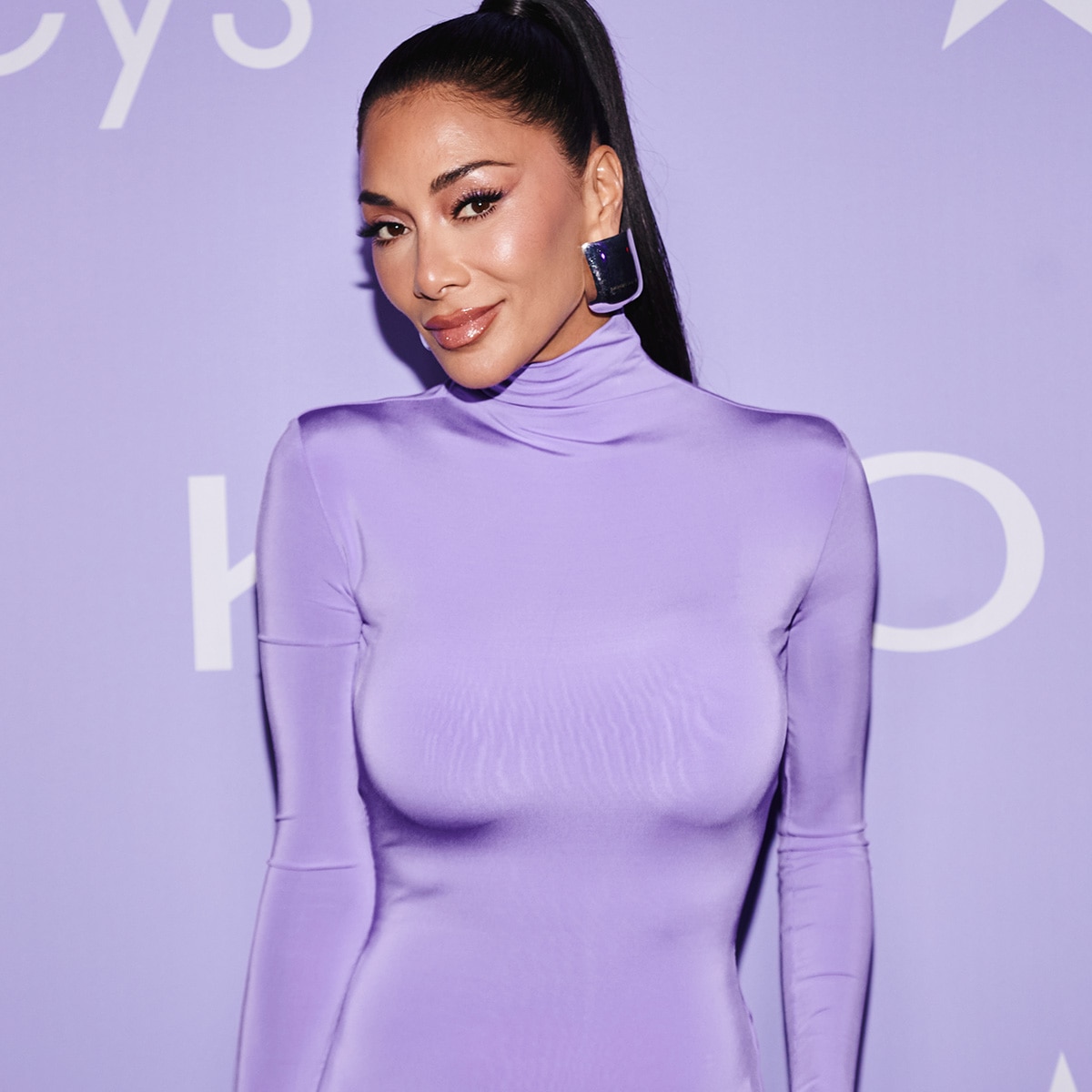 Nicole Scherzinger Sings After Sustaining Gruesome Burn Injury on Leg