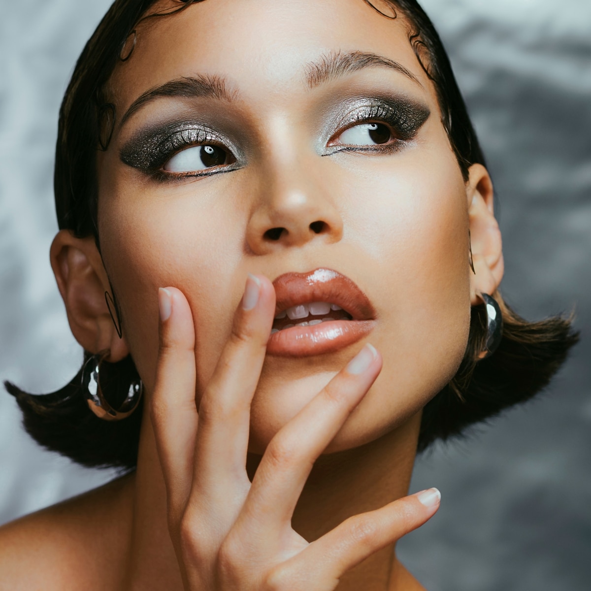 Smokey Eyes Intimidate You? Try This Metallic Version Instead