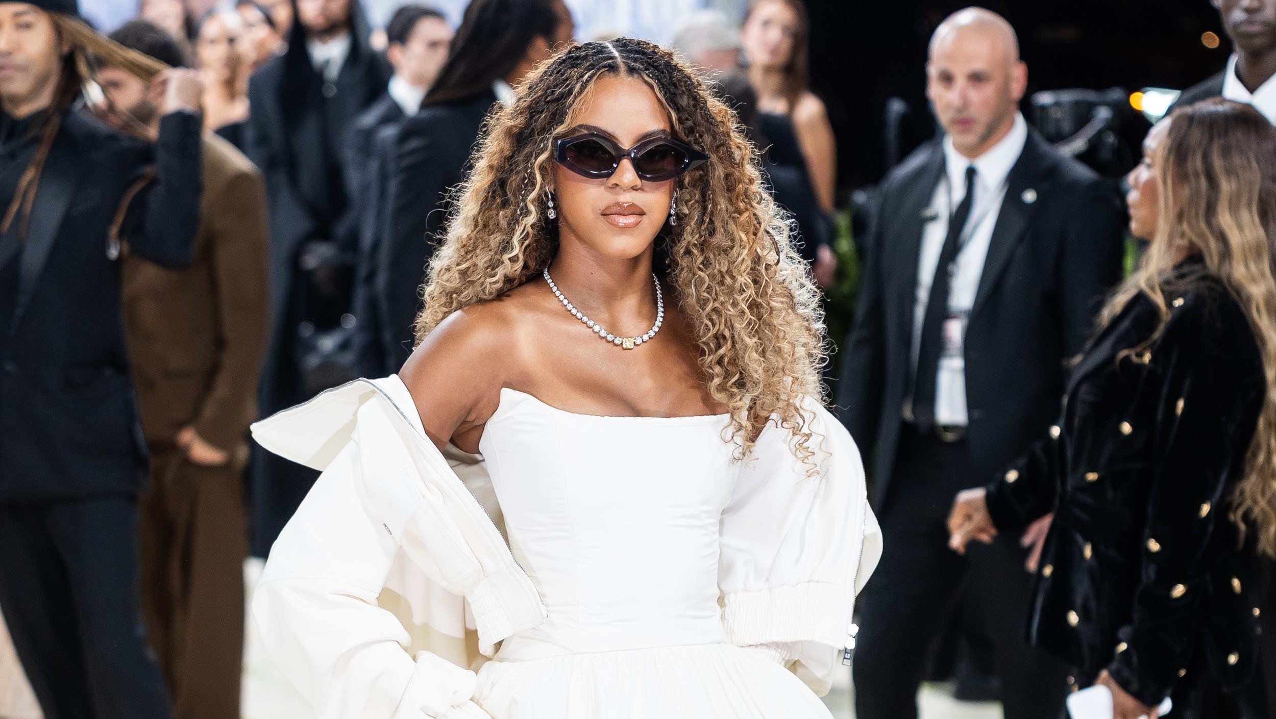 Blue Ivy & Jay-Z’s Performance: Watch Her Piano Moment