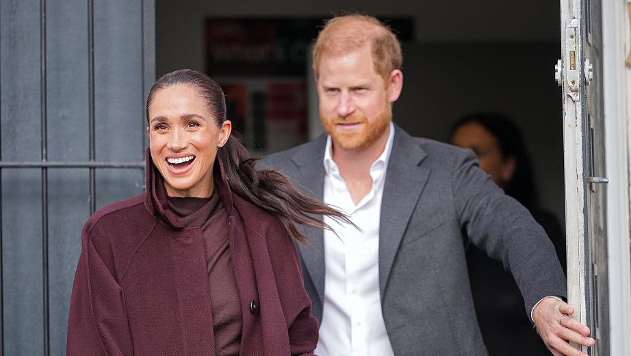 Meghan Markle & Prince Harry’s Cotswolds Pub Date Is Secretly a Nervous System Reset, Per a Couples Therapist
