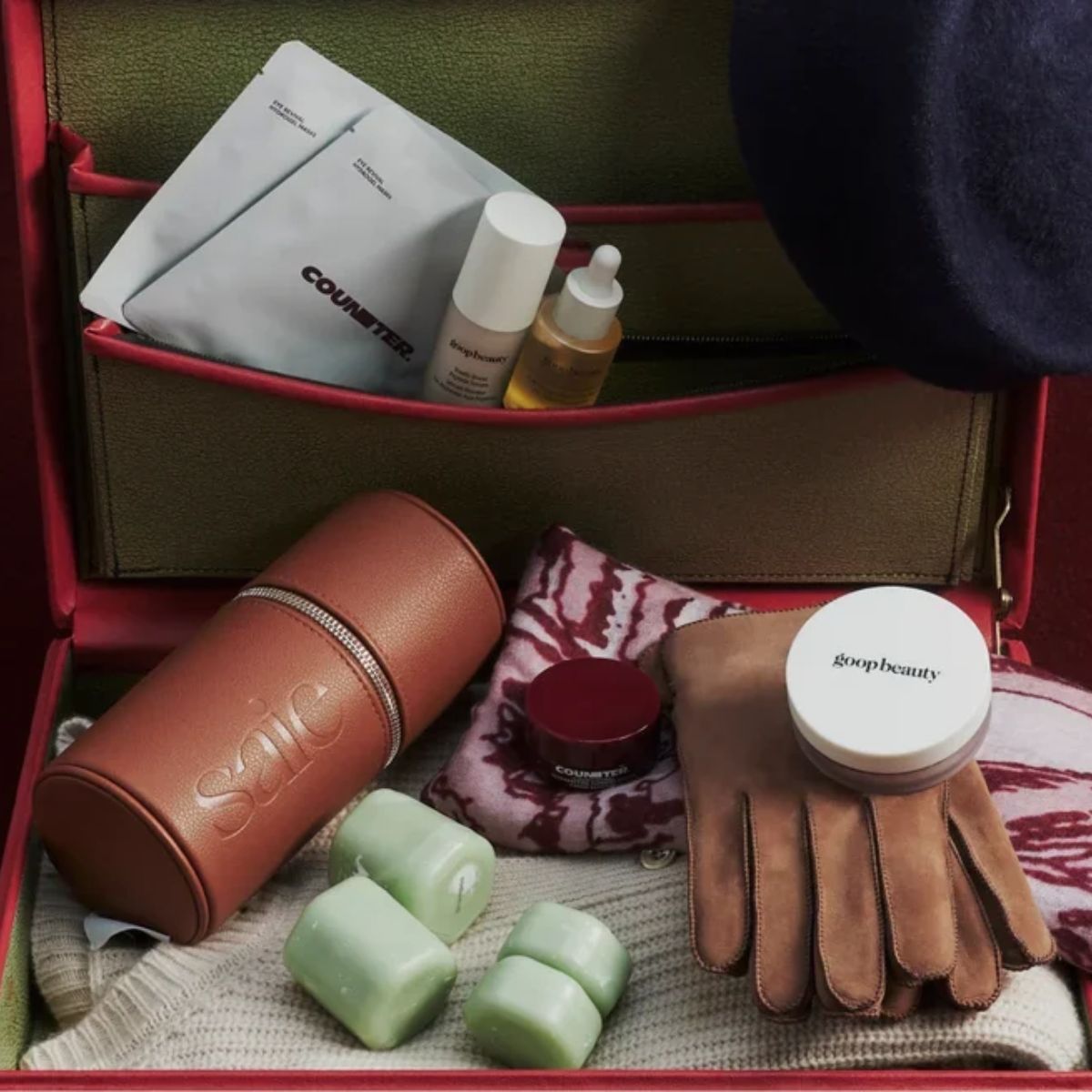 Goop’s 5 Most Jaw-Dropping Holiday Gifts + 4 We’d Actually Buy