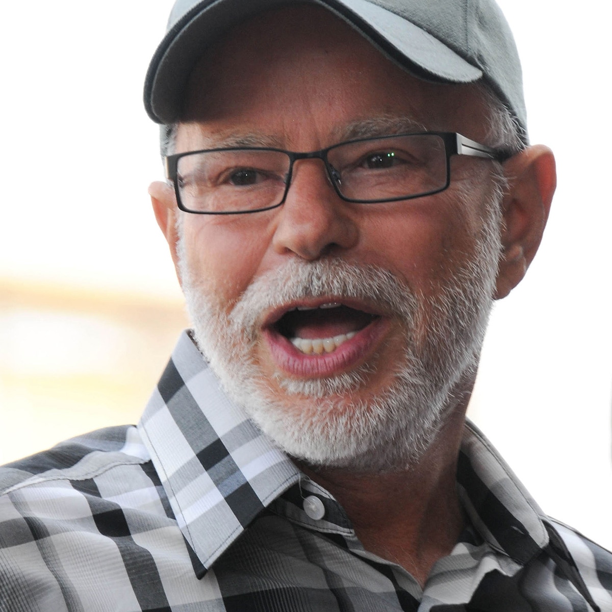 Televangelist Jim Bakker, Ex-Husband of Tammy Faye Bakker, Dead at 86